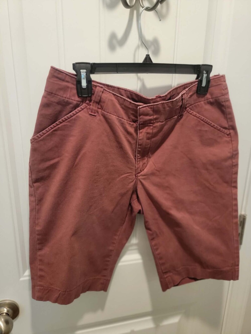Lee Sz 10 Rust Colored Flat Front Chino Style Shorts 10.5" Inseam and 17" Waist